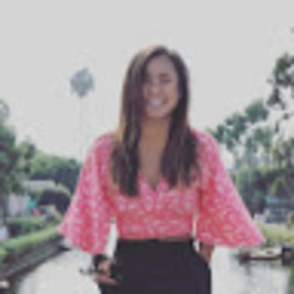 Meet your Posher, Sarah - Picture 1 of 1